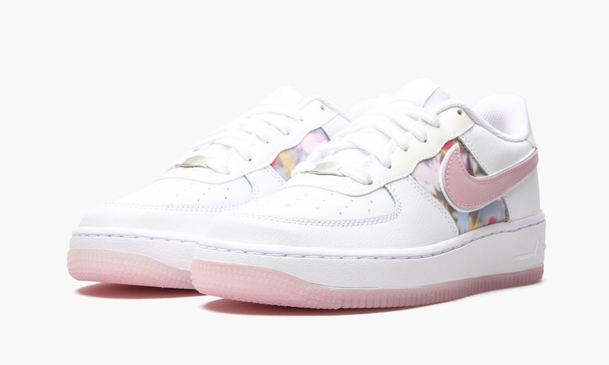 NIKEAIRFORCE1-0715-196_2-1.jpg