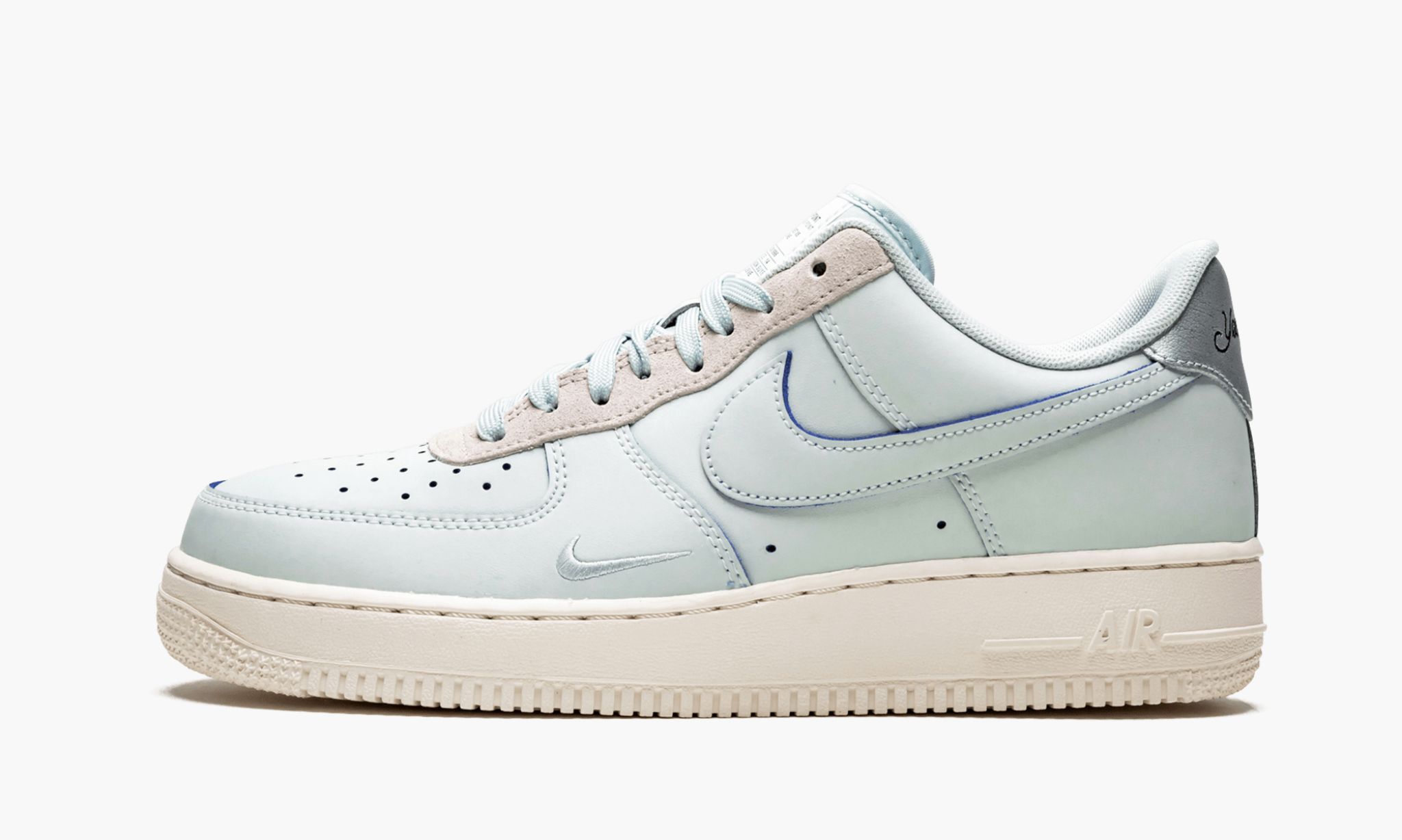 NIKEAIRFORCE1-0715-202-1.jpg