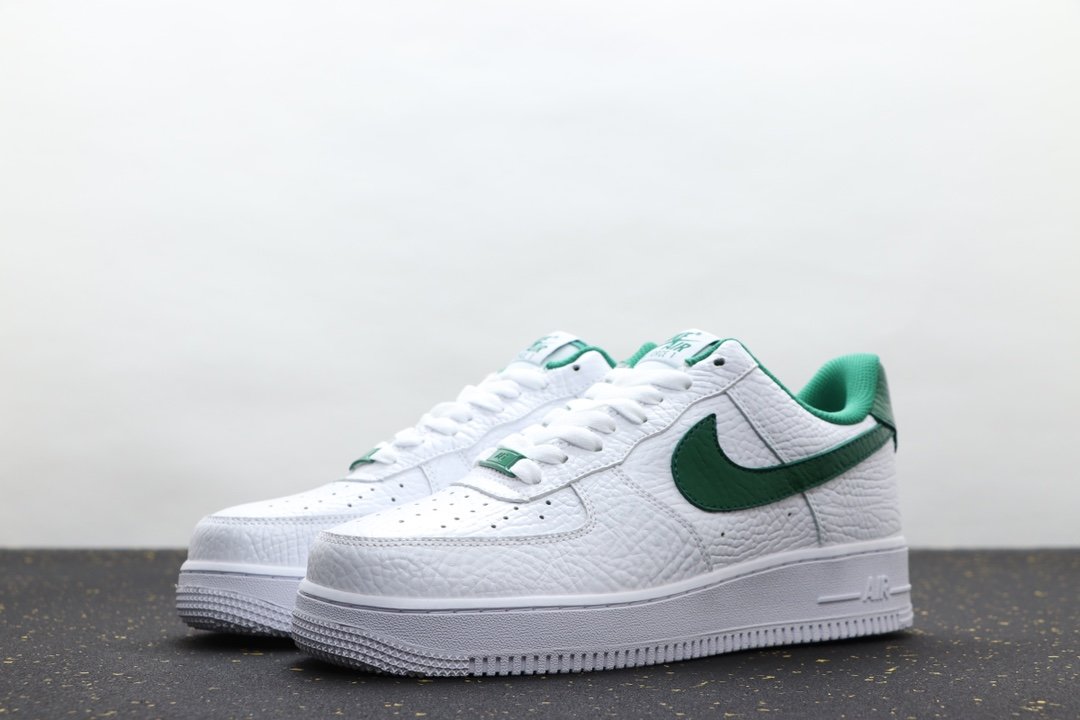 NIKEAIRFORCE1-0715-237-1.jpg