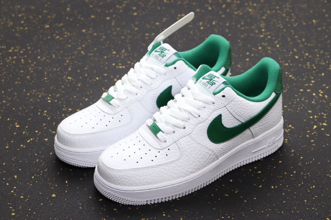NIKEAIRFORCE1-0715-237_2-1.jpg