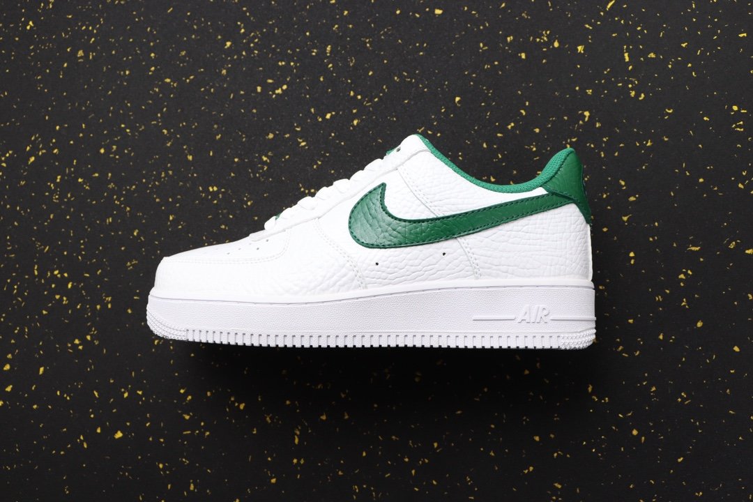 NIKEAIRFORCE1-0715-237_3-1.jpg