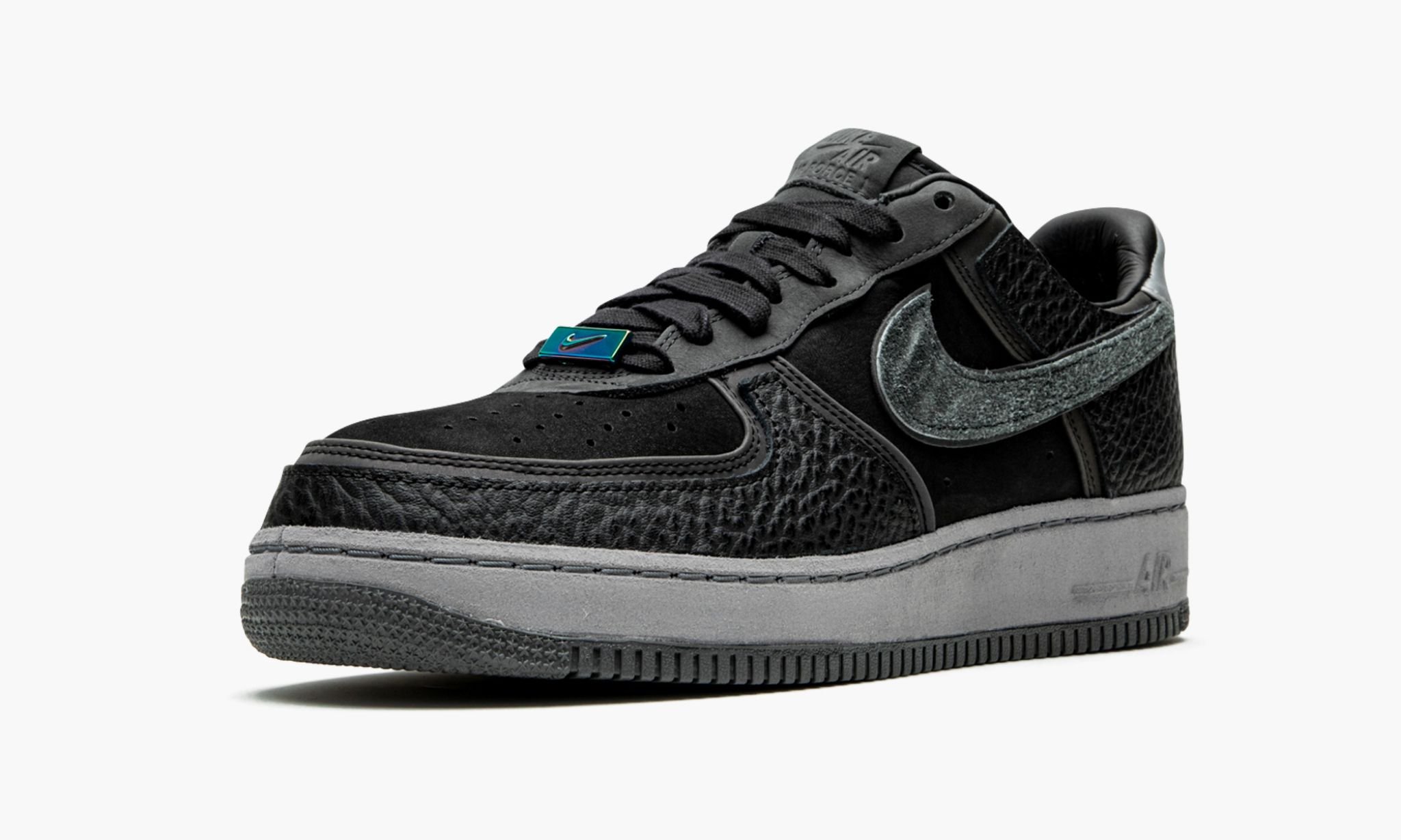 NIKEAIRFORCE1-0716-329_3-1.jpg